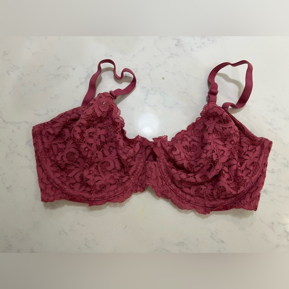 Chic Lace Underwire Bra in Rich Burgundy - Picture 6 of 8